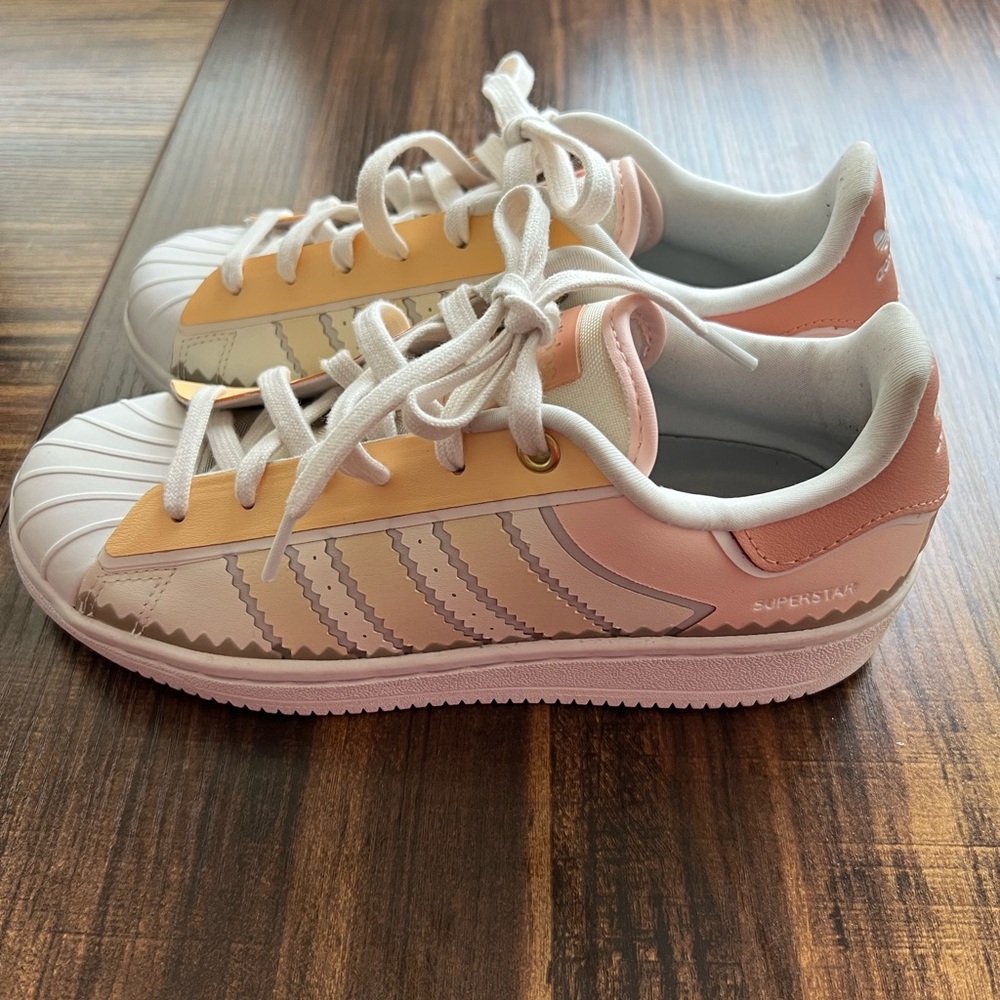 Adidas Superstar în size 6